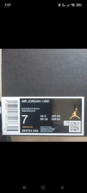 Nike air Jordan mid  1 triple noir ,pointure 40 neuf