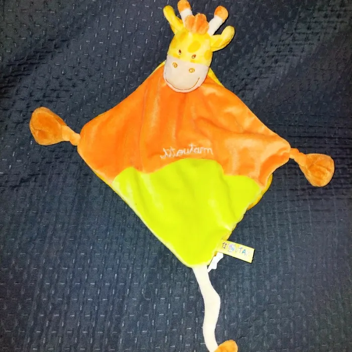 Doudou plat girafe en losange orange vert Titoutam