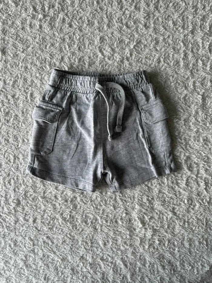 Short T 9 mois - photo numéro 2