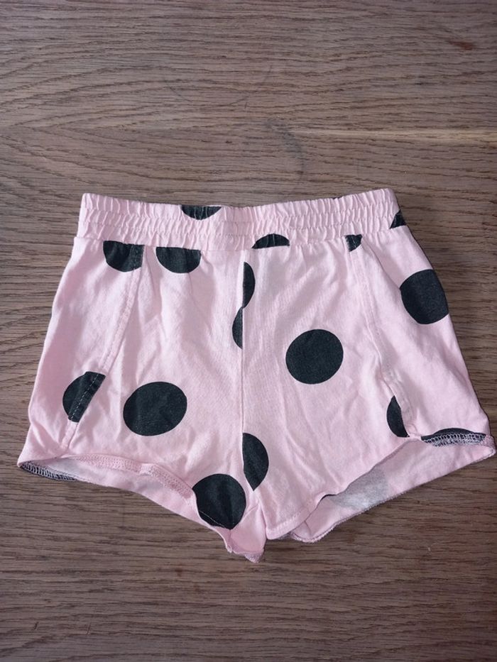 Short fille taille 4/5 ans