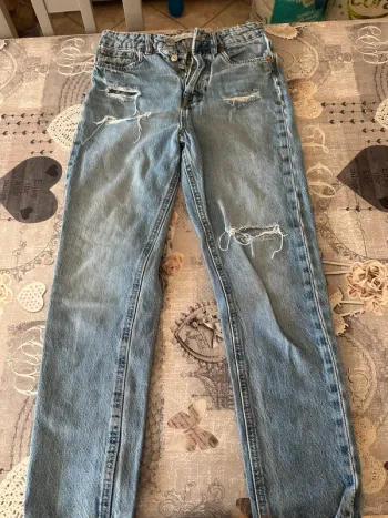 Jean taille haute troué
