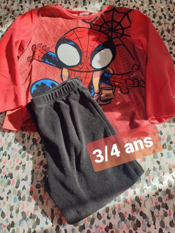 Pyjama spidey 3/4 ans