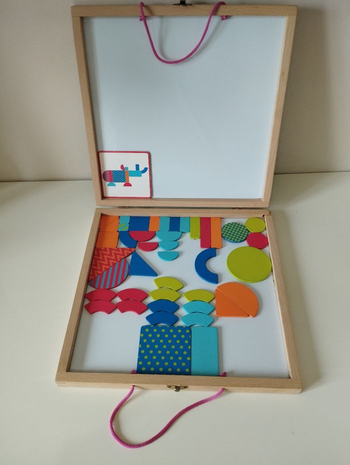Jeu Géoforme tableau magnétique Oxybul