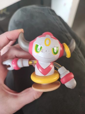 Figurine pokemon hoopa