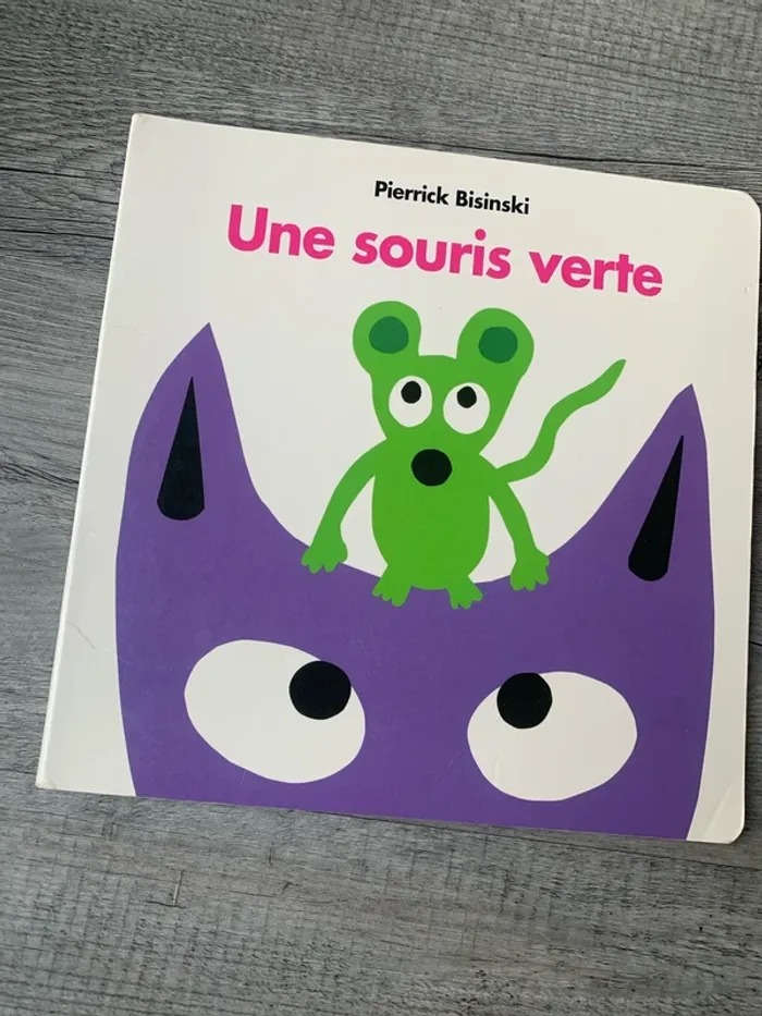 Une souris verte