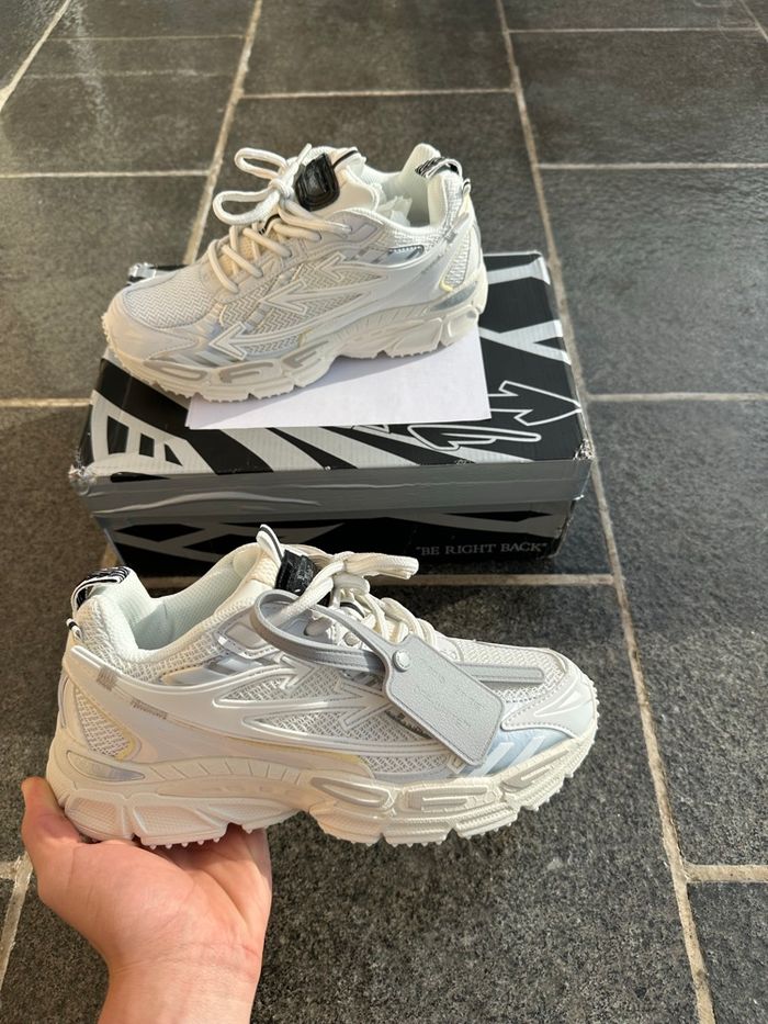 Off White be right back blanche - photo numéro 2