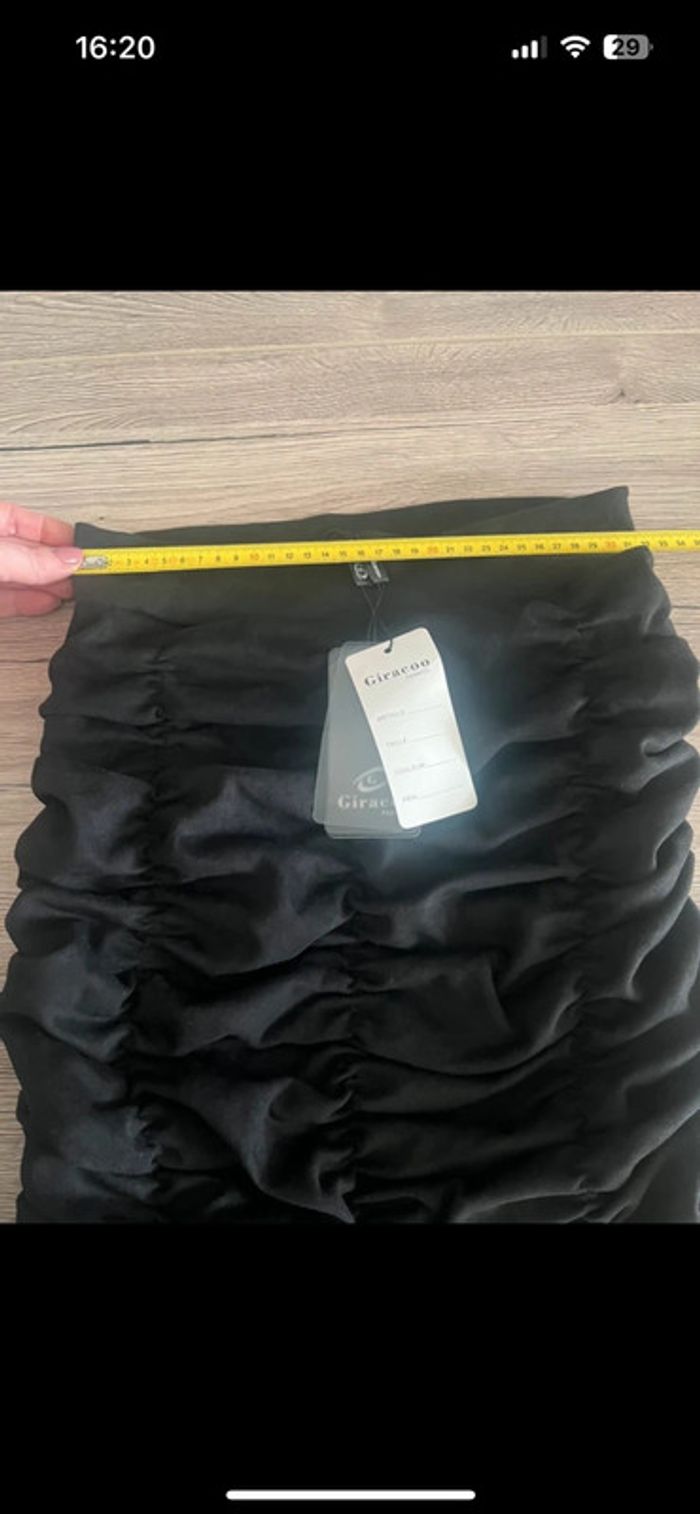Jupe noire froncée – Taille M/L – Neuve avec étiquette - photo numéro 6