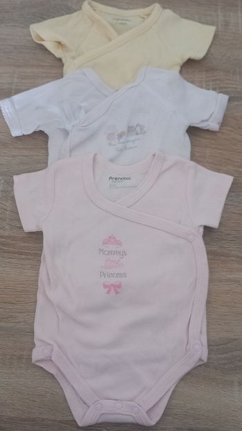 Lot de 3 body fille manche courte taille 1 mois