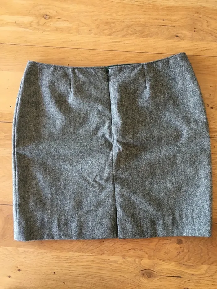 Minijupe en lainage taille 38 - photo numéro 2