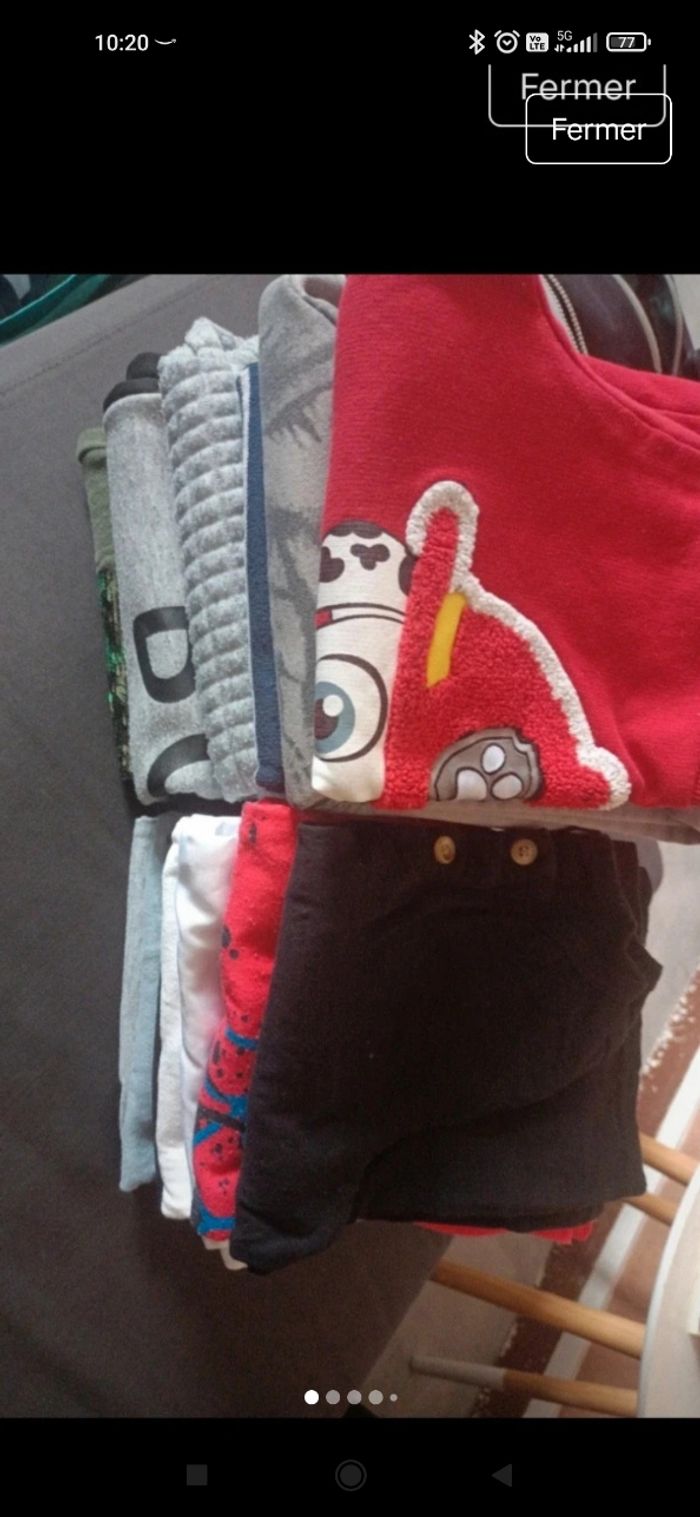 Lot de sweats/ pulls - photo numéro 1