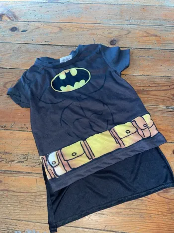 Tee shirt Batman avec sa cape 3 ans