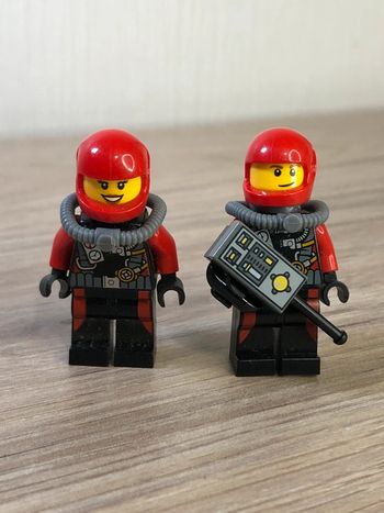 Lot de deux figurines minifigure lego