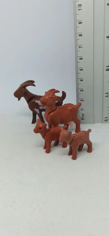 Chevreaux et chèvre marron avec bouc foncé playmobil