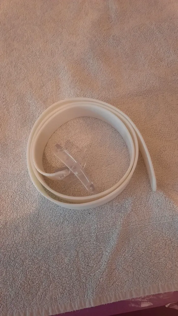 Ceinture plastique neuve - photo numéro 2