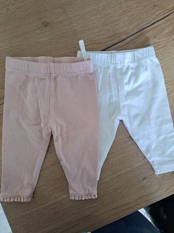 2 leggings taille 1 mois