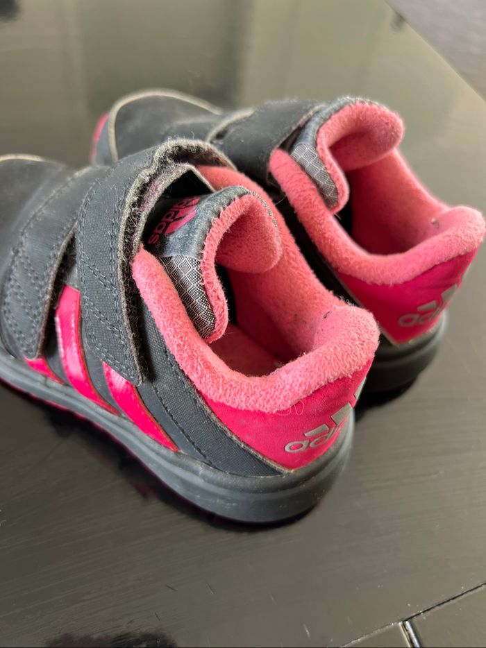 Chaussures fille adidas taille 24 - photo numéro 2