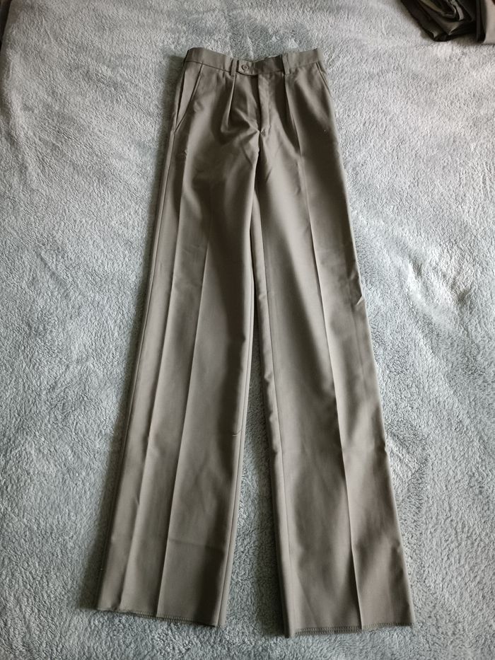 Pantalon beige homme classique élégant - photo numéro 2
