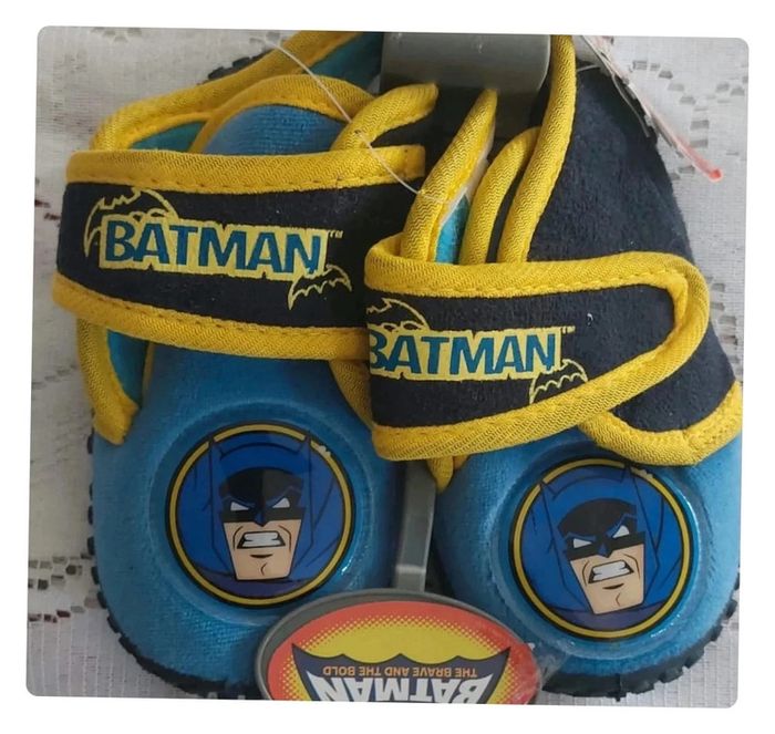 Chaussons Batman enfant - confortables, velcro, neuf, taille 20