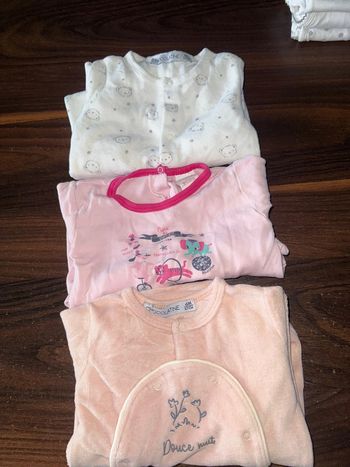 Lot de trois pyjamas