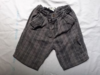 Short à carreaux gris