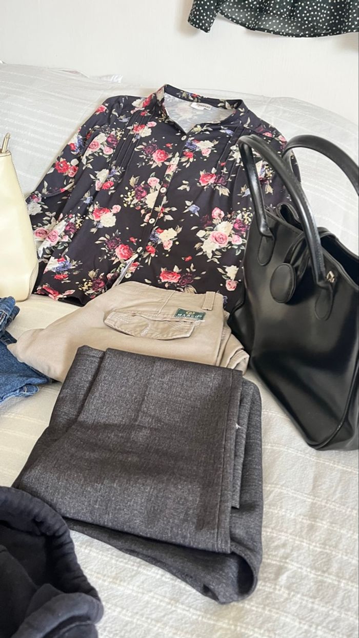 Lot de vêtements , sacs et chaussures - photo numéro 5