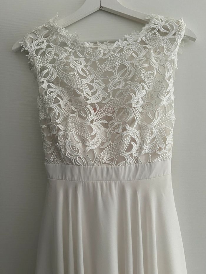 Robe dentelle - photo numéro 2