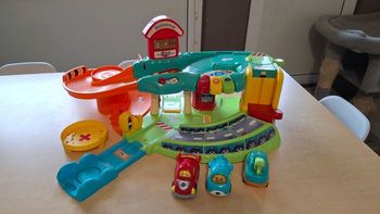 Garage Tut Tut bolide et 4 voitures