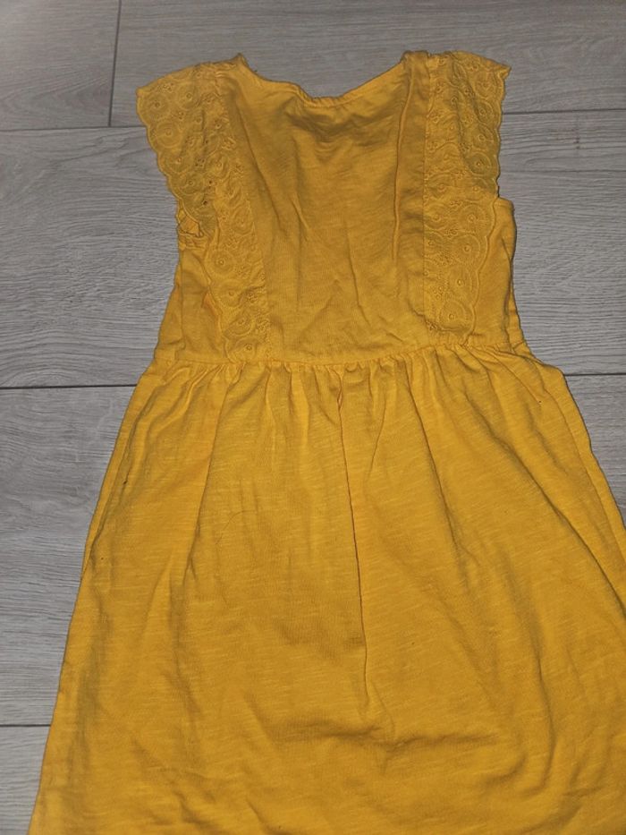 Robe jaune - photo numéro 3