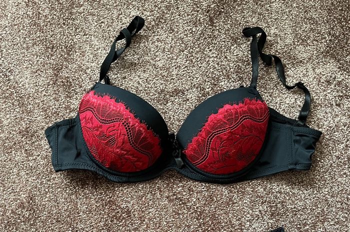 Soutiens gorge rouge