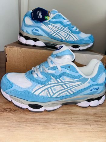 Basket Asics gel nyc Neuve taille 40