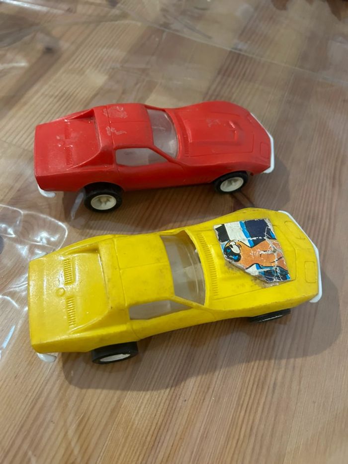 Lot de 2 anciennes chevrolets corvette Tonka en plastique  jaune et rouge 1/24 1970 - photo numéro 4