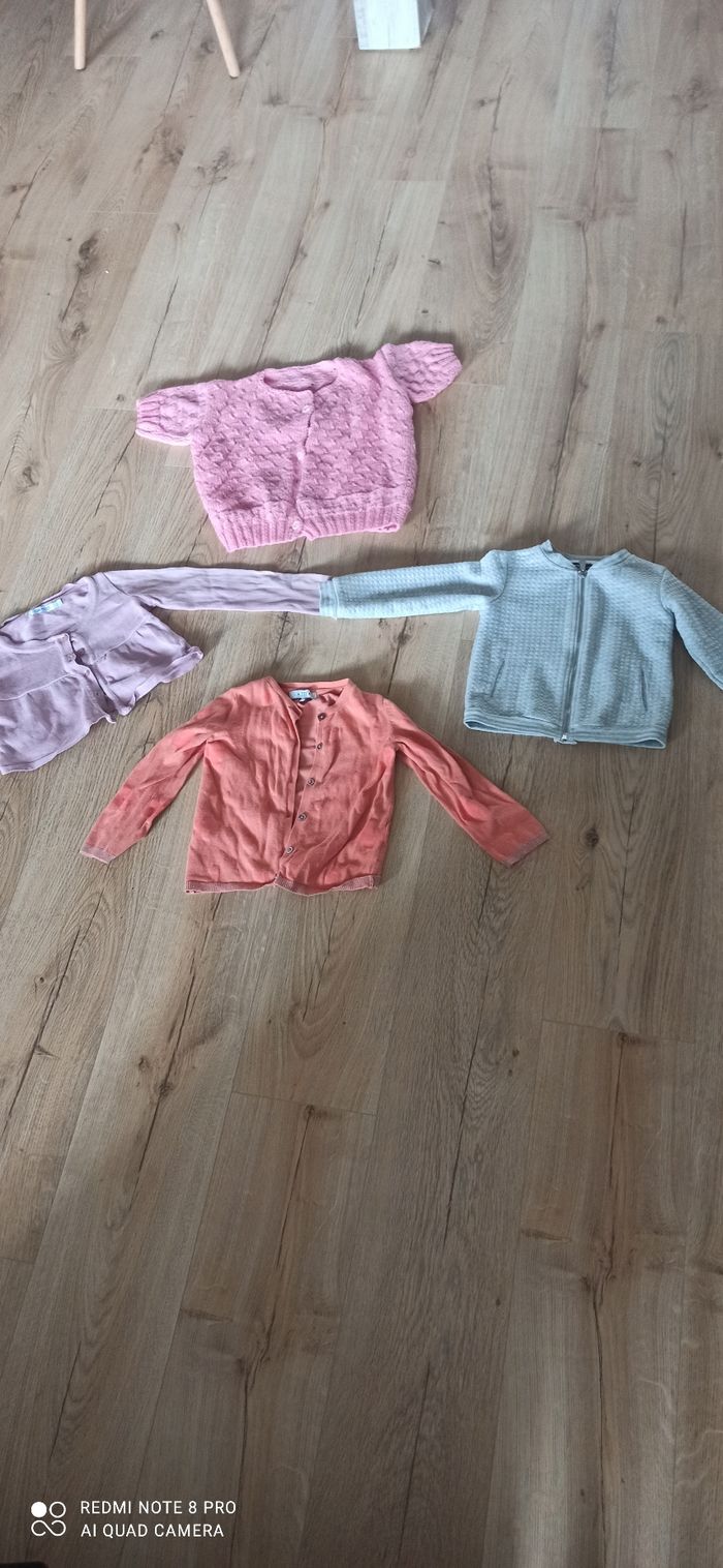 Lot de 4 gilets 4 ans