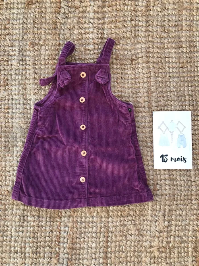 Robe salopette en velours violet foncé