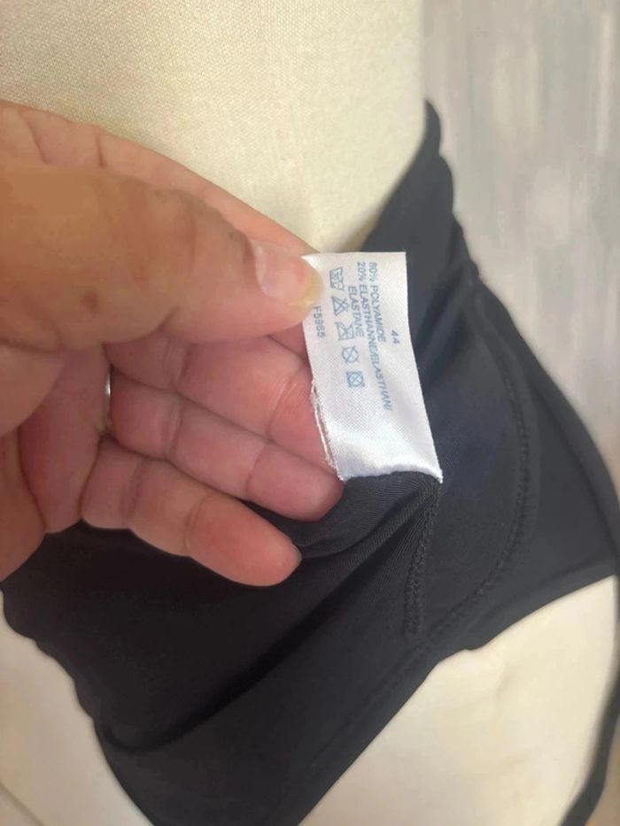 Maillot de bain 1 pièce taille 44 marque blanche porte• - photo numéro 5