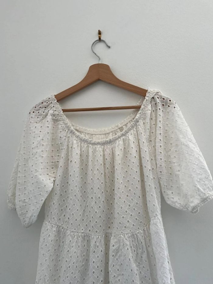 Robe blanche brodée - photo numéro 3