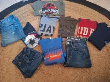 Lot de 10 vêtements enfants 8 ans