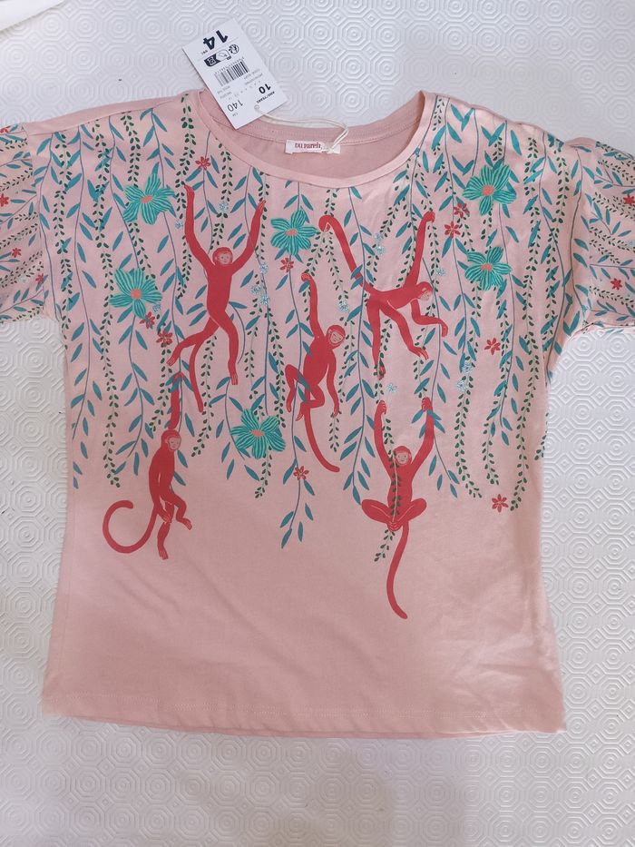 Tee-shirt dpam 10 ans neuf