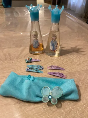 Lot la reine des neiges: parfum et accessoires cheveux
