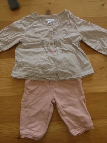 Ensemble chemise/pantalon Vertbaudet