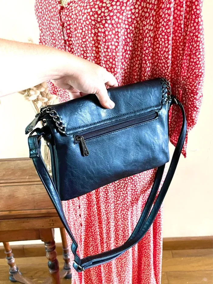 Sac à Main Noir Élégant avec Détails en Tresse et chaine brodé - photo numéro 15