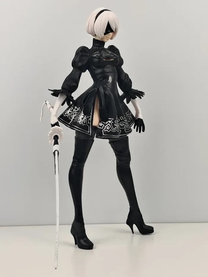 Figurine NieR:Automata - YoRHa No.2 Type B avec une épée - photo numéro 4