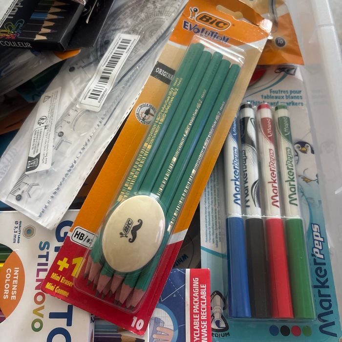 Fournitures scolaires rentrée scolaire neuf en lot ou à l’unité - photo numéro 3