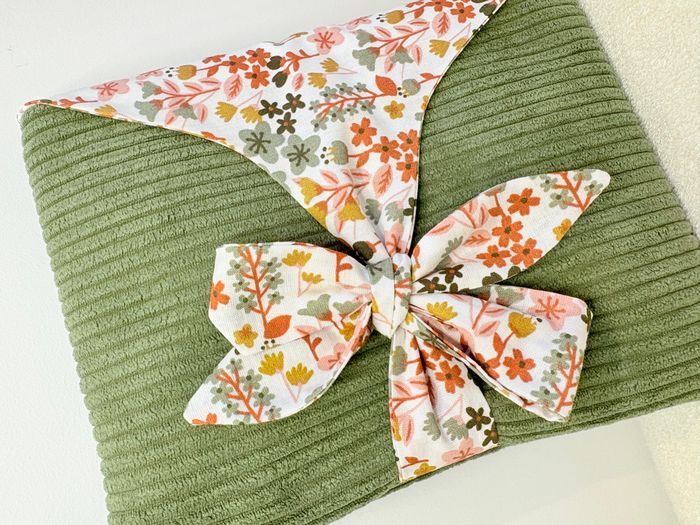 Pochette à livre velours côtelé Kaki fleurie - photo numéro 4