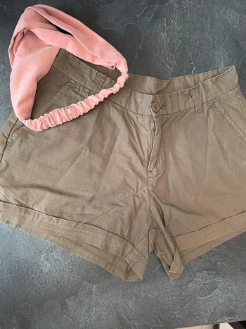 Short femme kaki
