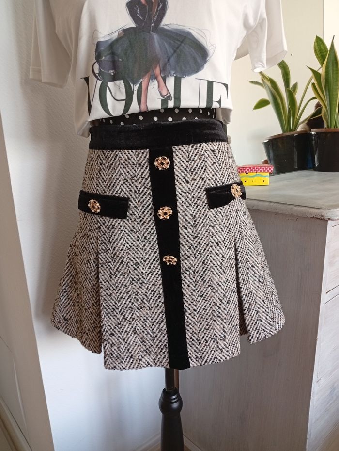 Jupe plissée en tweed. Motf 36