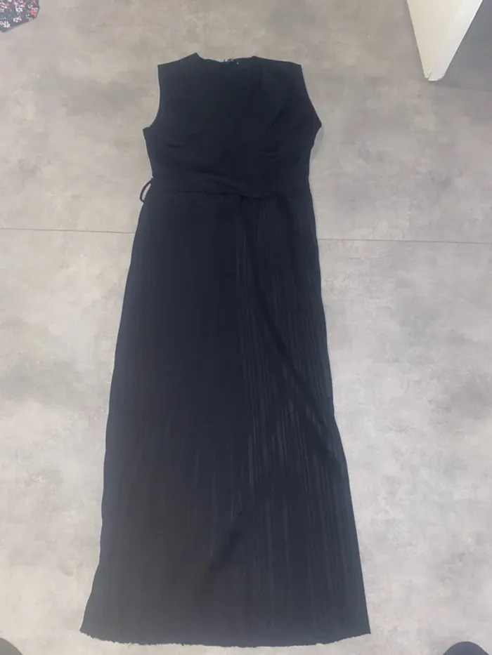 Robe longue noire - photo numéro 4
