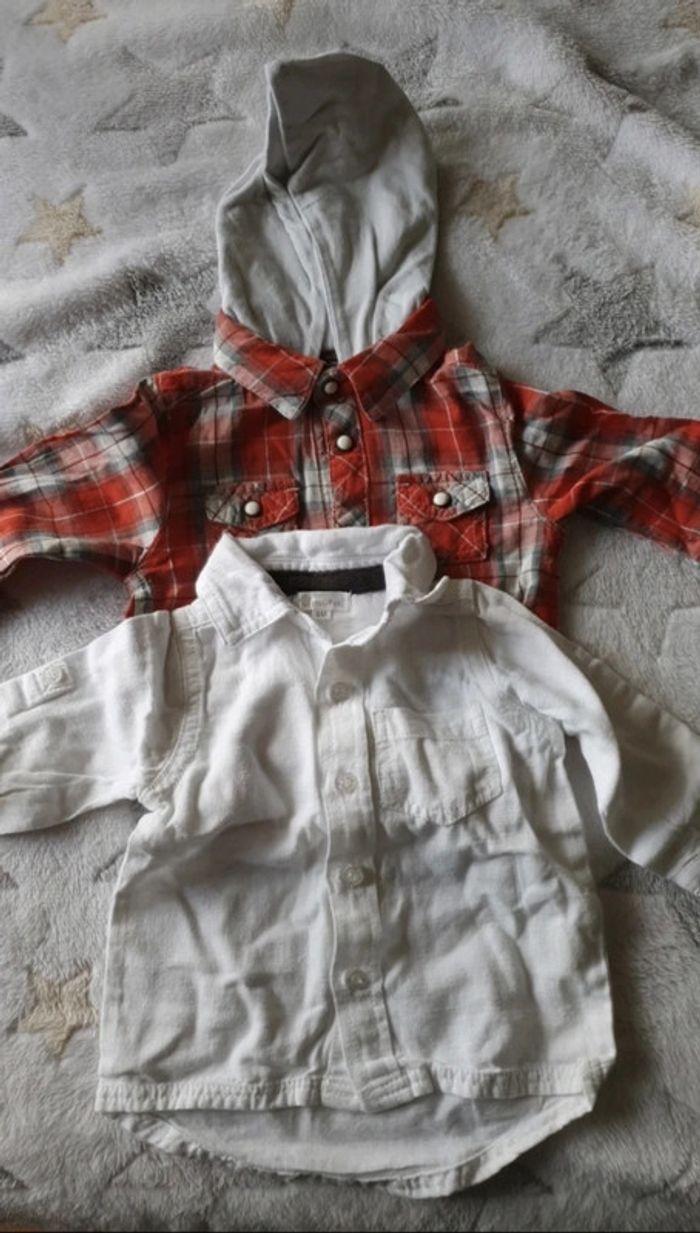 Lot chemise bébé 6 mois blanche et rouge