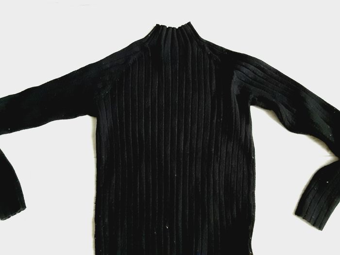 Vêtement fille tee-shirt manches longues noir moulant Zara 10 ans - photo numéro 4