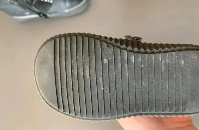 Bottes noires fille taille 20 - photo numéro 3