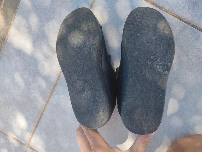 Baskets noires taille 30 - photo numéro 7